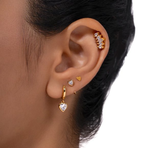 Little Heart Internal Threaded Labret Flat Back Earrings - Picture 3 of 5
